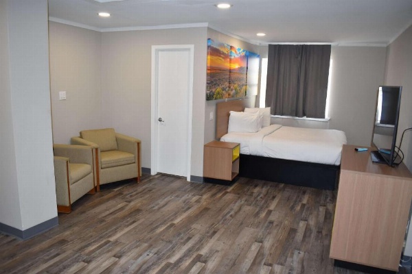 Days Inn by Wyndham San Antonio Alamo/Riverwalk image 24